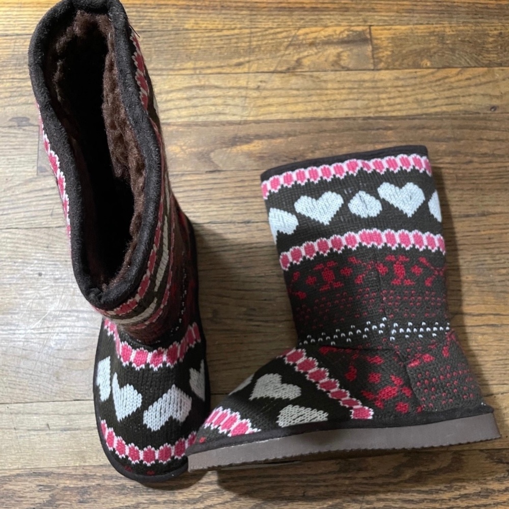 Miss Me Faux Fur Heart Boots Brown and Pink Size 6